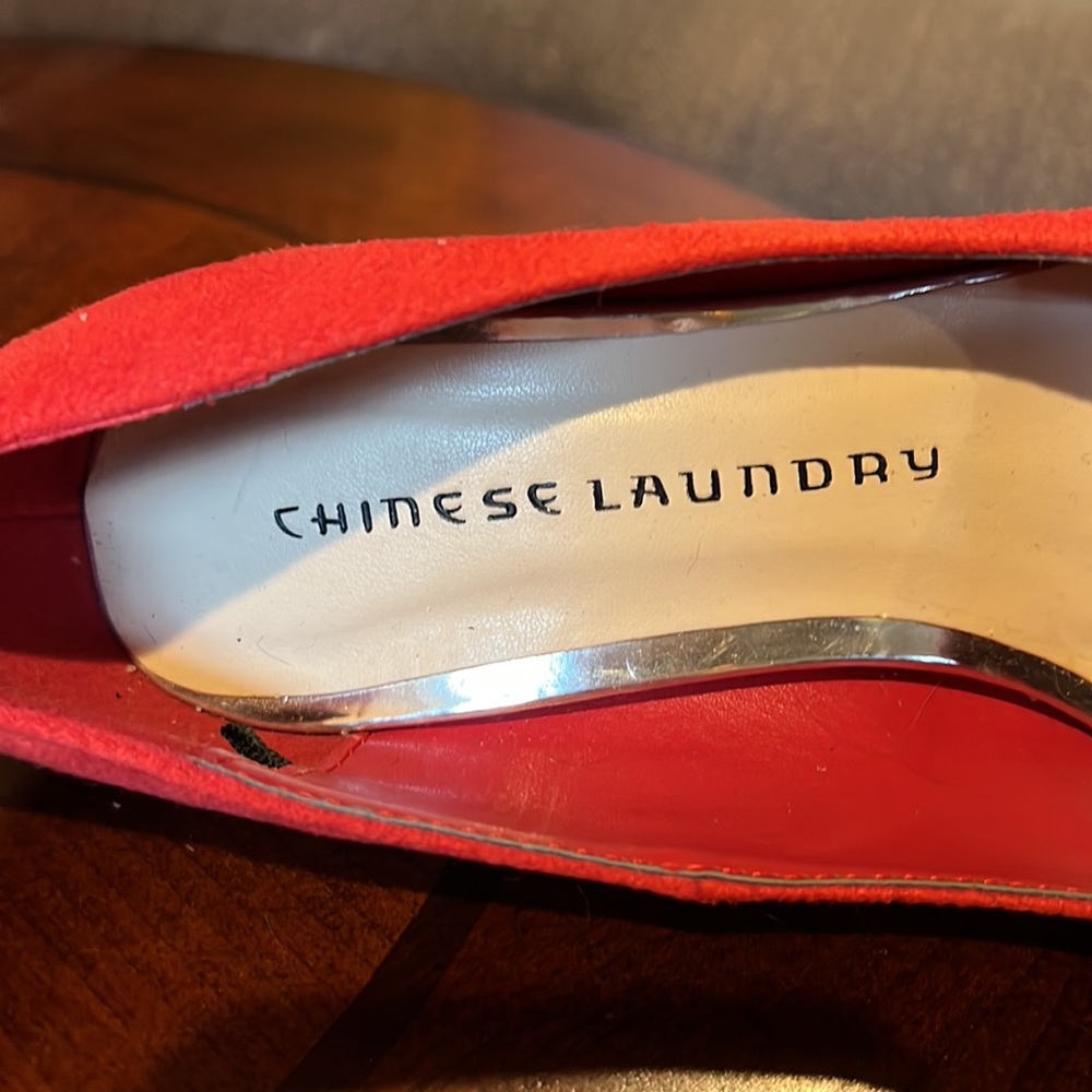 Red Suede Pump - Picture 3 of 6